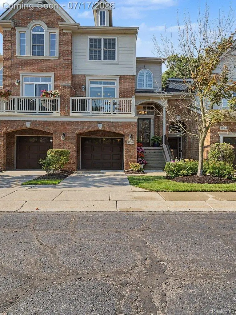 37561 Newburgh Park Circle, Livonia, MI 48152 - #3