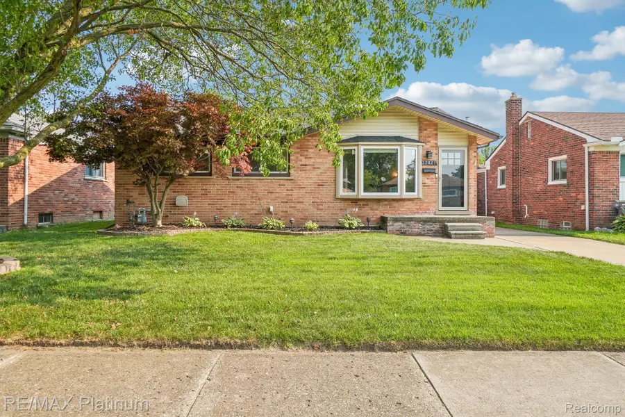 32021 Grandview Avenue, Westland, MI 48186 - #2