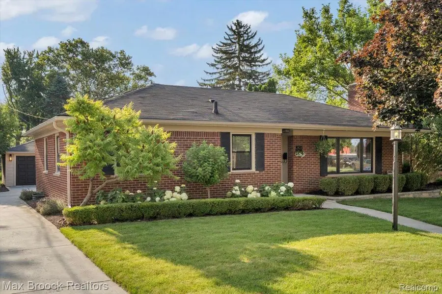 2436 Hawkins Avenue, Royal Oak, MI 48073 - #2