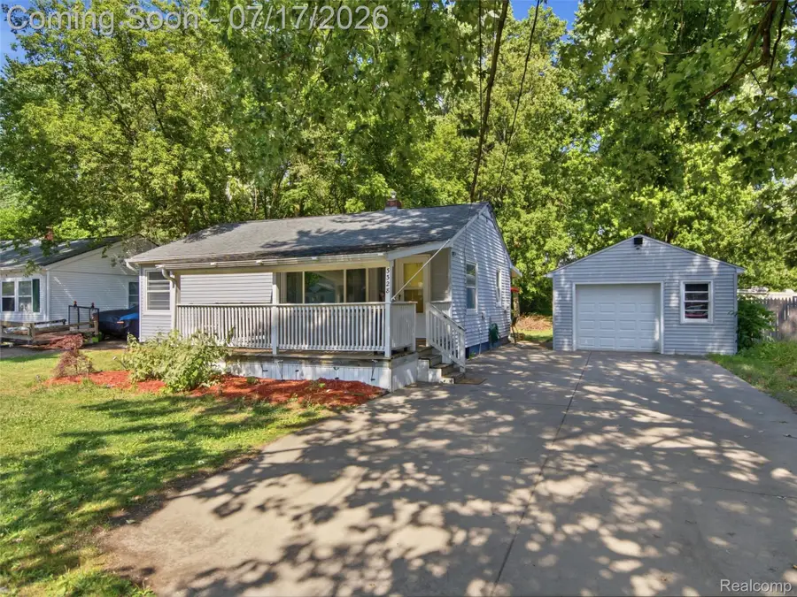 3328 Mills Acres Street, Flint, MI 48506 - #3
