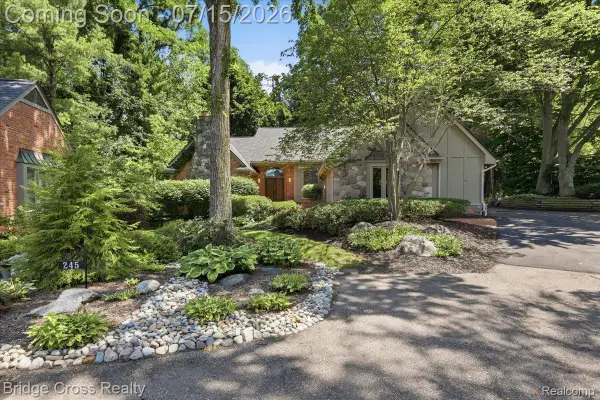 249 Norcliff Drive, BloomfieldHills, MI 48302