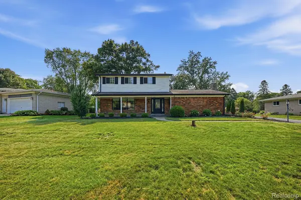 8327 Fox Bay Drive, WhiteLake, MI 48386