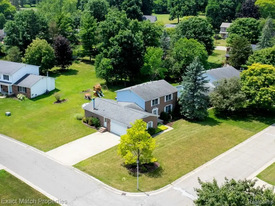1324 Bush Creek Drive, Grand Blanc, MI 48439 - #3