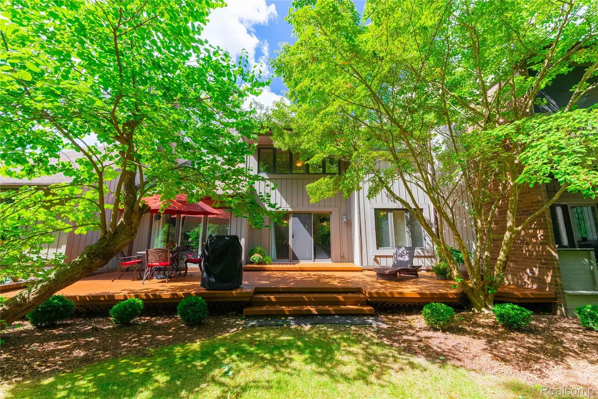 9422 Hawthorne Glen Drive, Grosse Ile, MI 48138 - #1