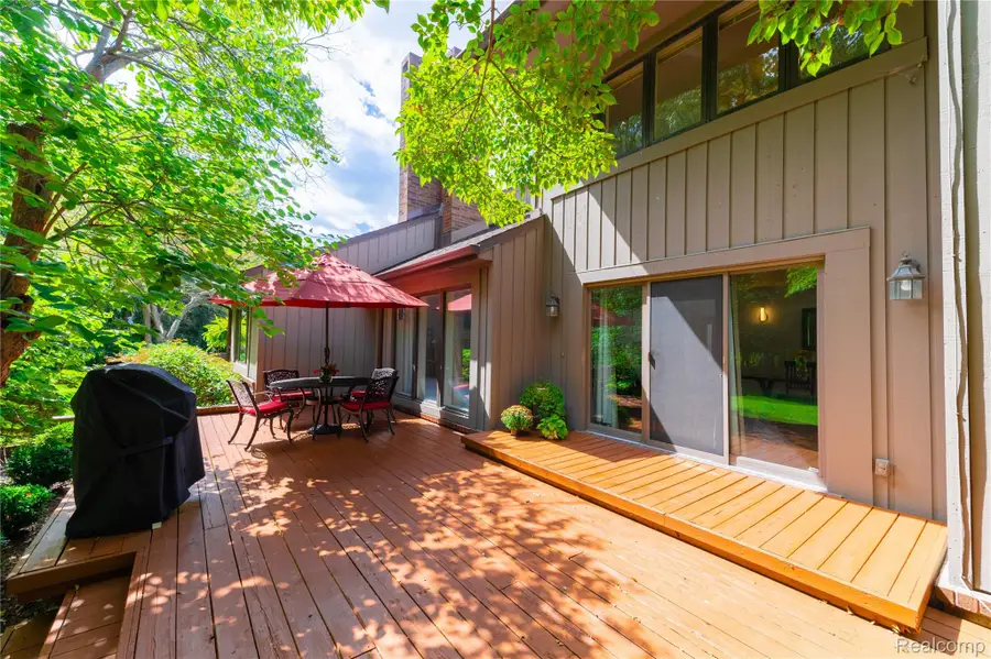 9422 Hawthorne Glen Drive, Grosse Ile, MI 48138 - #3