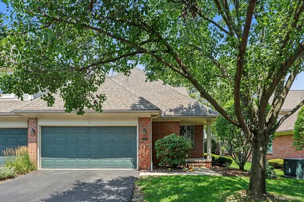 521 Macwilliams Lane #11, RoyalOak, MI 48067