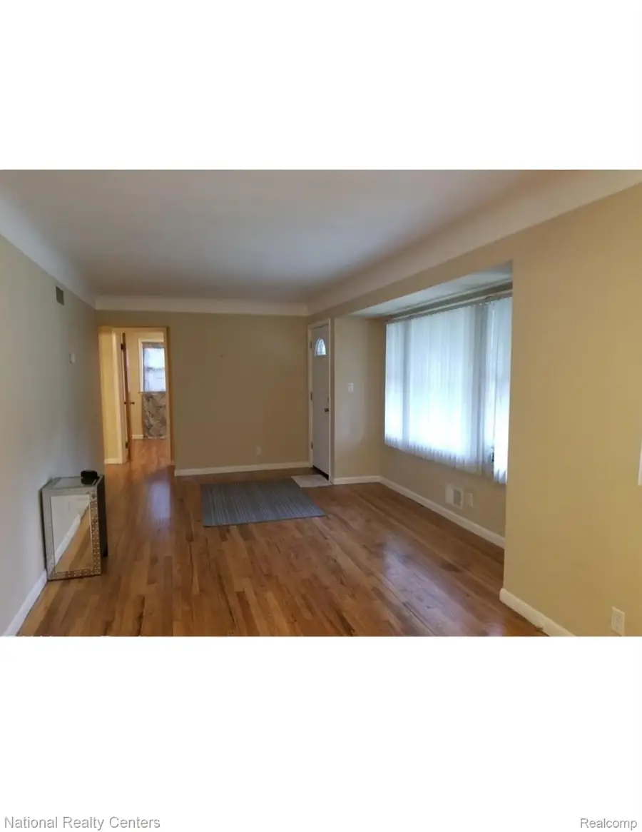18270 Foch Street, Livonia, MI 48152 - #2