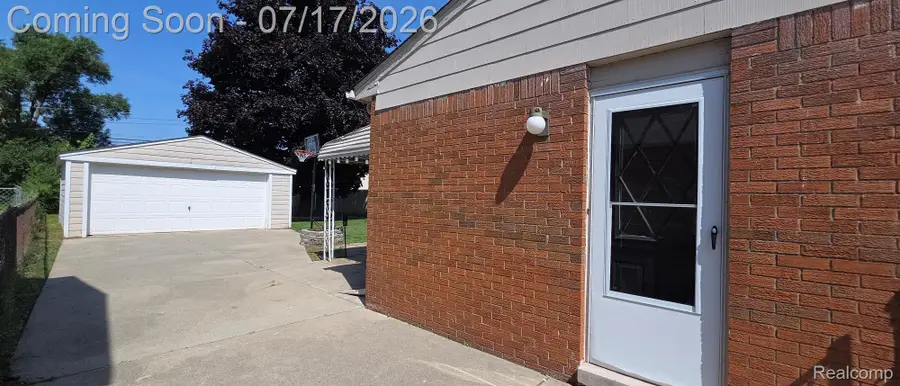 220 S Wildwood Street, Westland, MI 48186 - #2