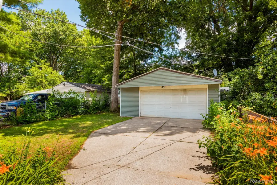 27842 Lenox Avenue, Madison Heights, MI 48071 - #2