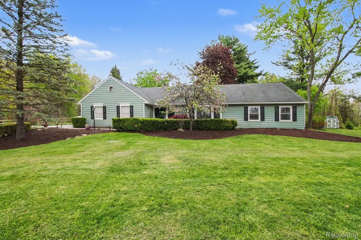 2601 Old Plank Road, Milford, MI 48381 - #1