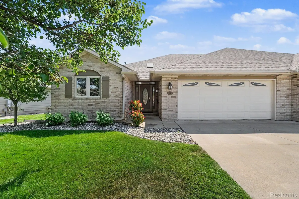 28 Millpond Trail, Saginaw, MI 48603 - #1