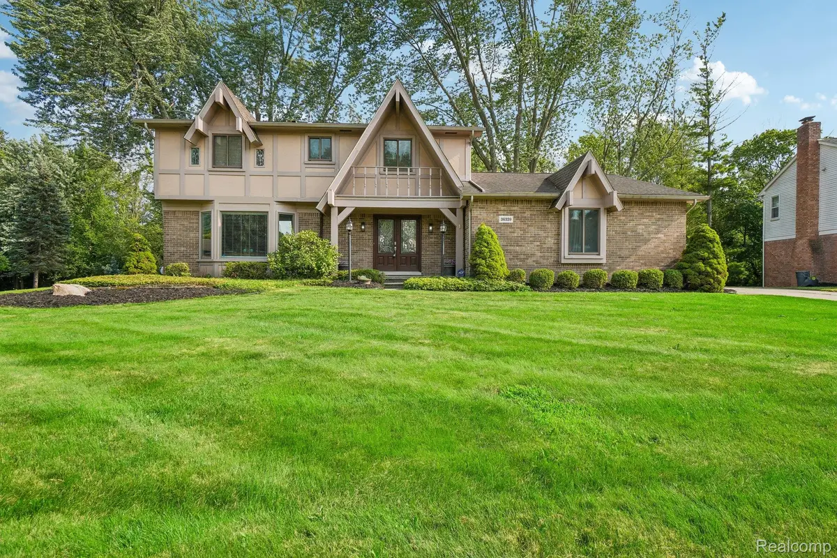 36339 Parklane Circle, Farmington Hills, MI 48335 - #1