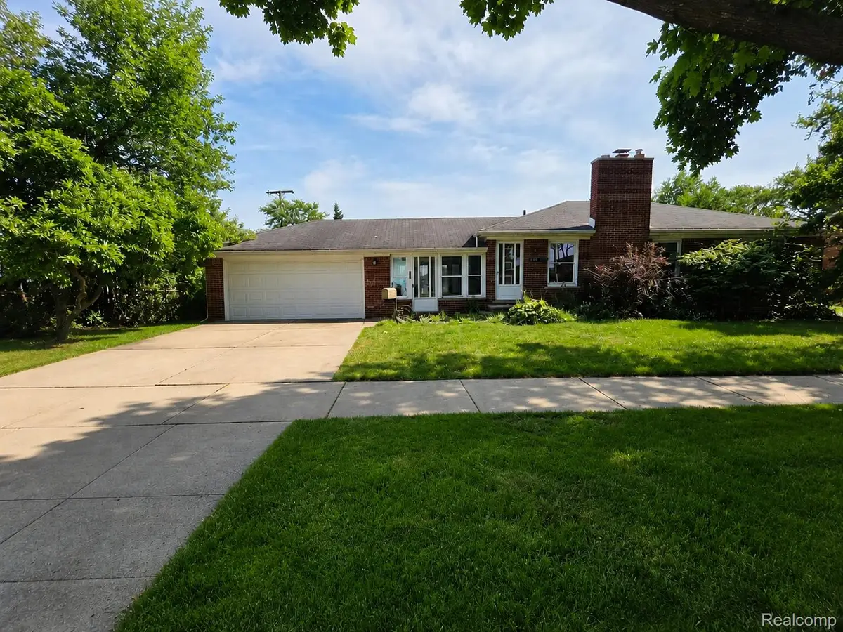 21210 E 10 Mile Road, Saint Clair Shores, MI 48080 - #1