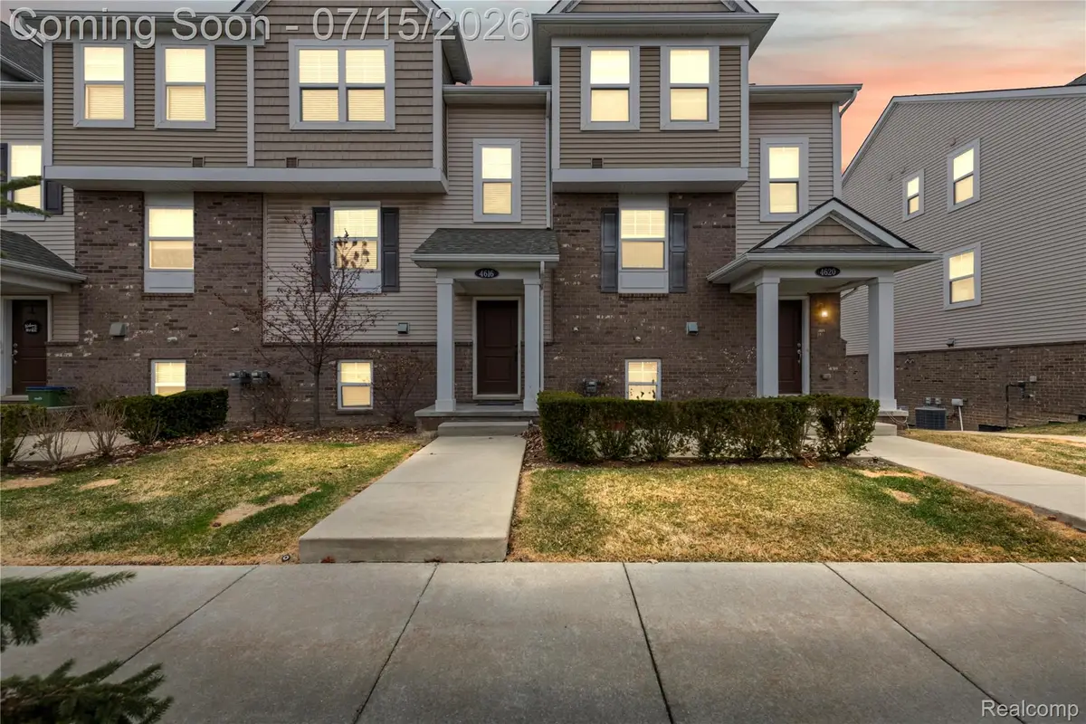 4616 Bradley Circle, Troy, MI 48085 - #1