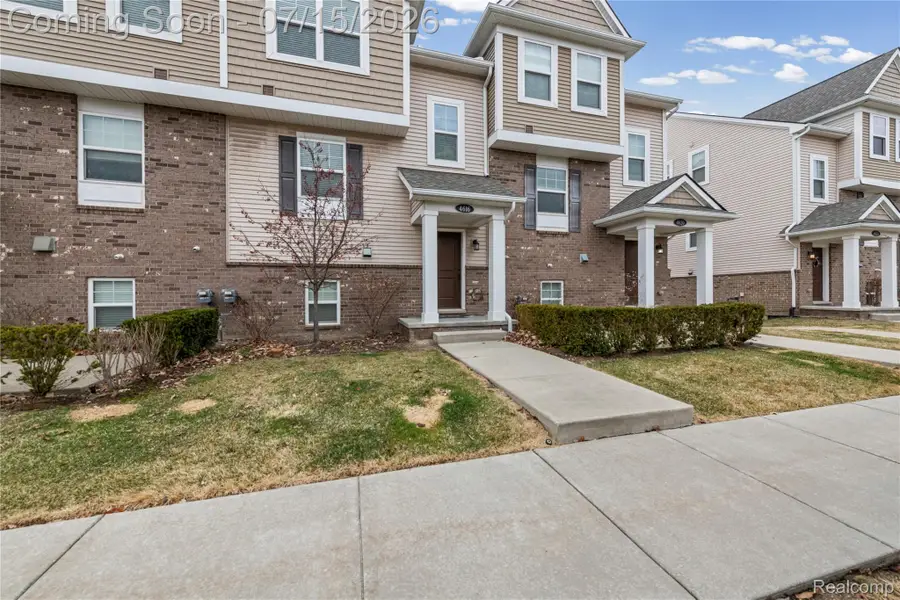4616 Bradley Circle, Troy, MI 48085 - #3