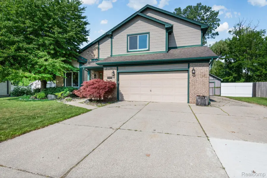 50583 Pembroke Drive, Chesterfield, MI 48047 - #2