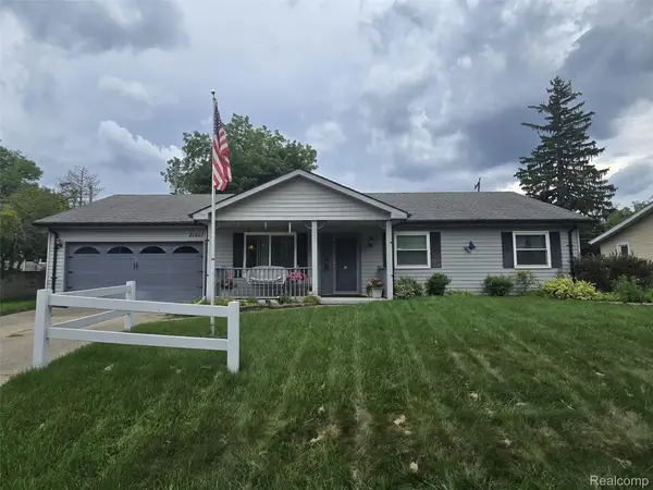21411 Jefferson Street, Farmington, MI 48336