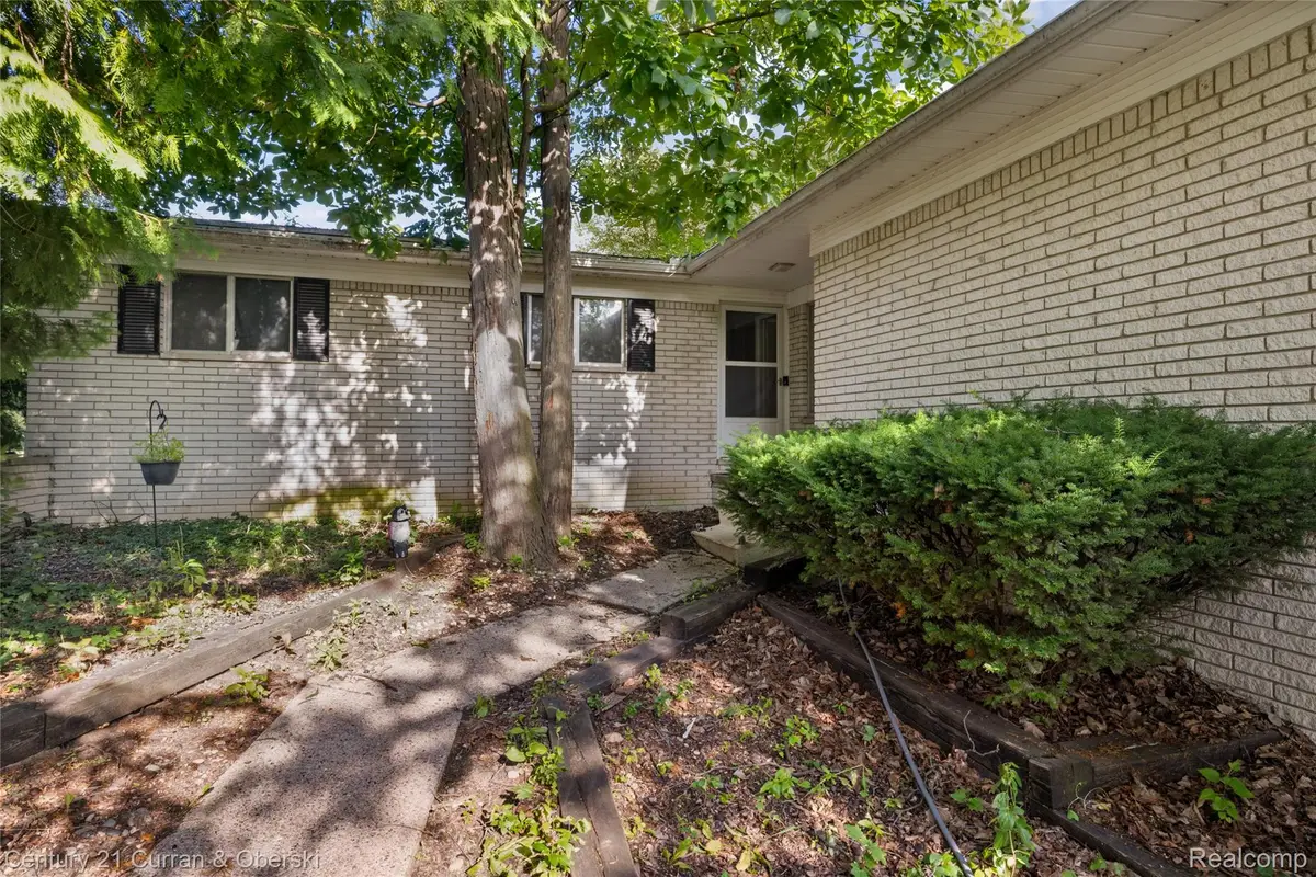4652 Patrick Road, West Bloomfield, MI 48322 - #1