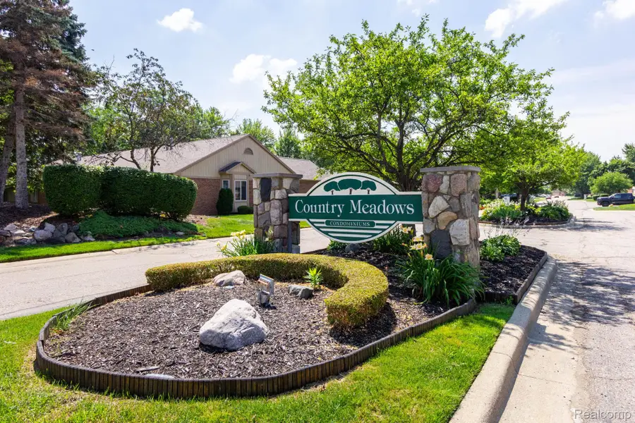 46910 Country Lane #12, Macomb, MI 48044 - #2