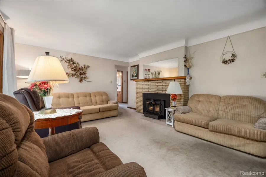 20432 Meridian Road, Grosse Ile, MI 48138 - #3