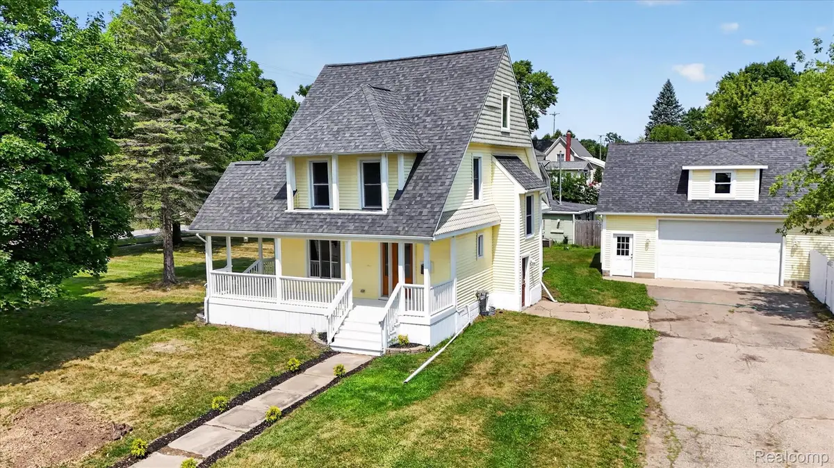 403 Ellen Street E, Fenton, MI 48430 - #1