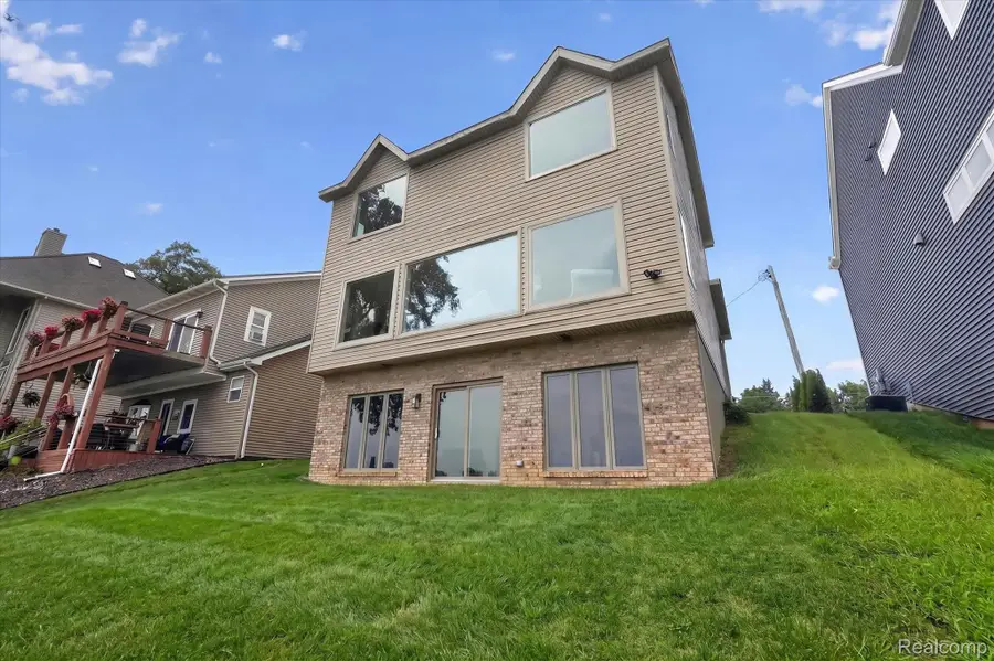 3429 Rolston Road, Fenton, MI 48430 - #2