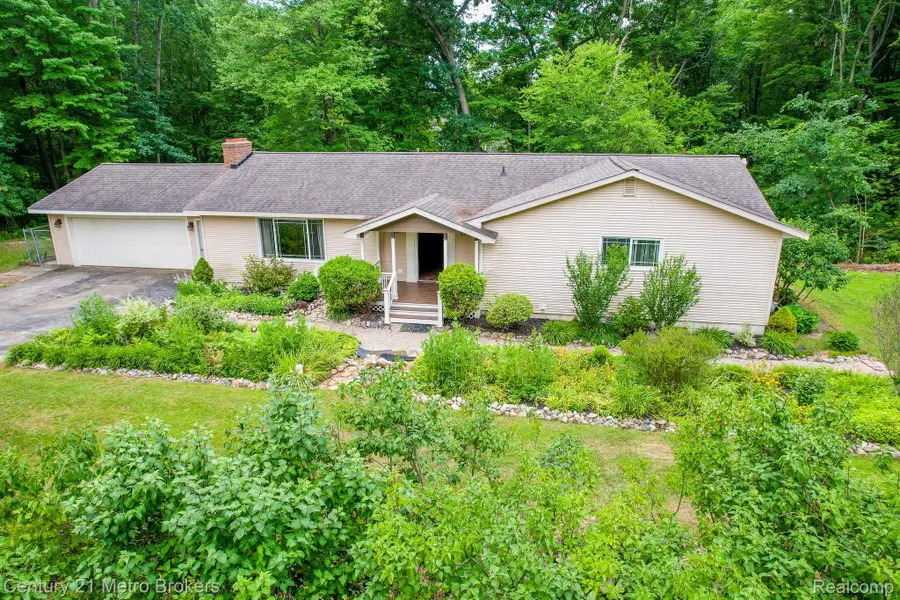 5262 Conifer Drive, Columbiaville, MI 48421 - #2