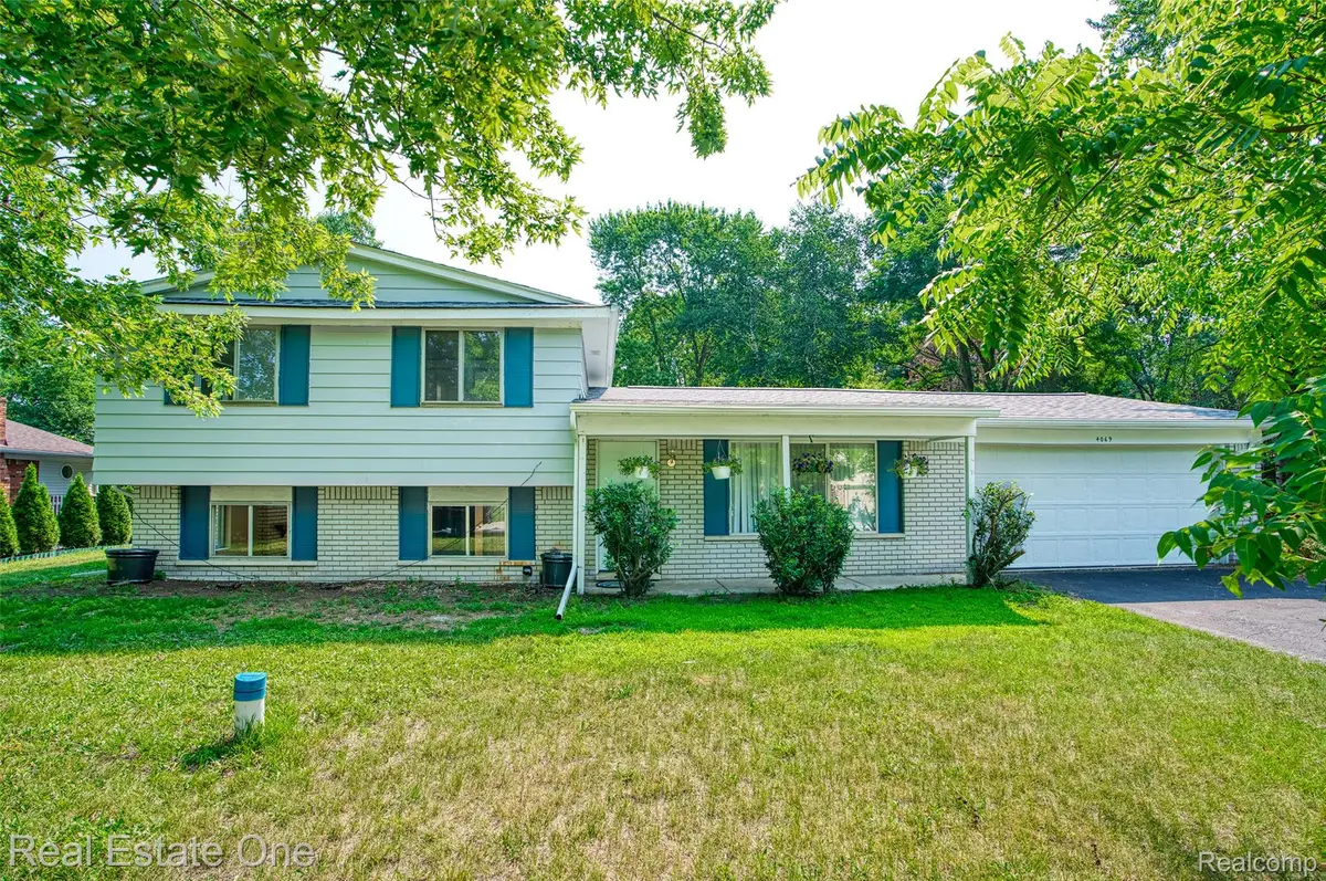 4069 Village Square, Brighton, MI 48114 - #1