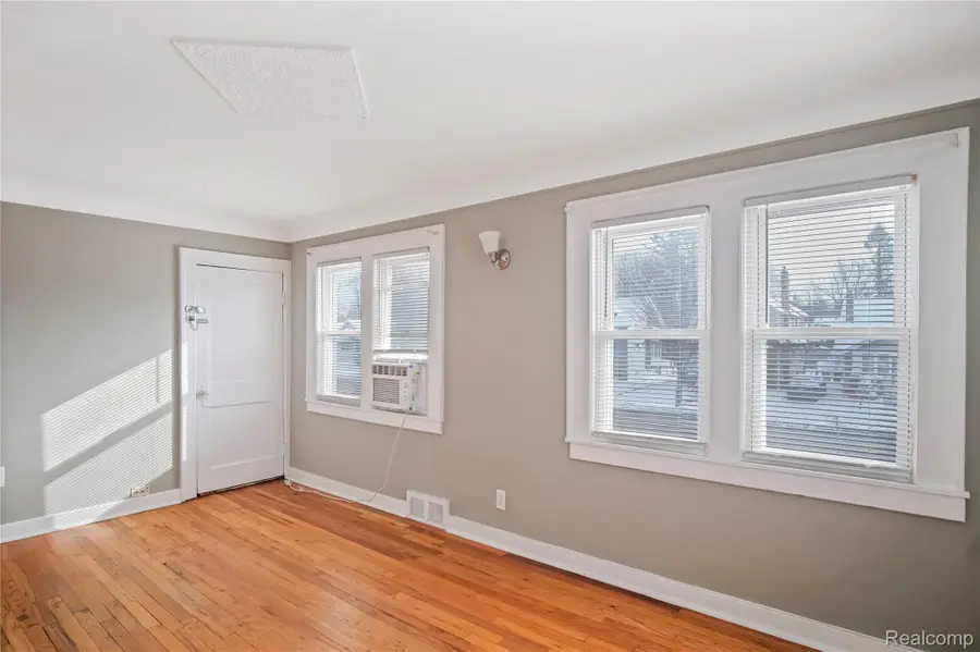 406 W 12 Mile, Royal Oak, MI 48073 - #3