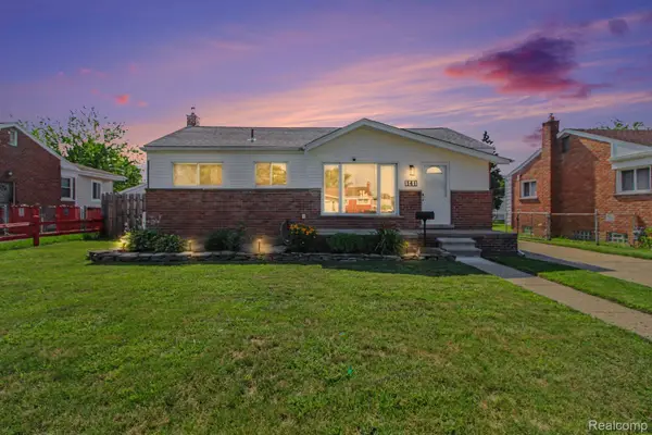 141 Gilman Street, GardenCity, MI 48135