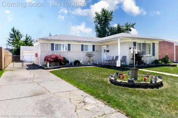 32566 Revere Drive, Warren, MI 48092