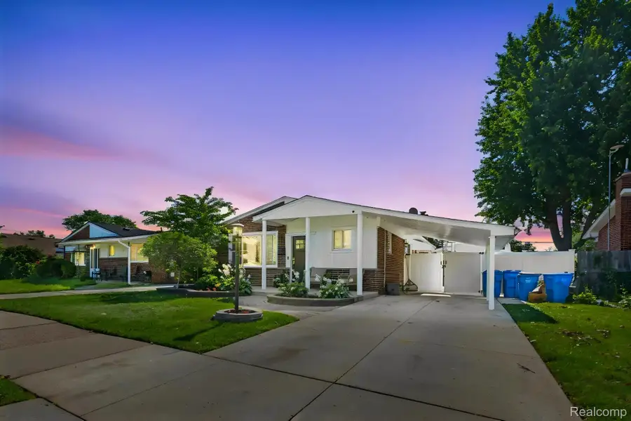 6151 Coolidge Street, Dearborn Heights, MI 48127 - #2