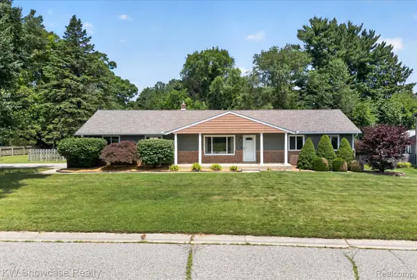 11498 Fox N Hounds Drive, WhiteLake, MI 48386