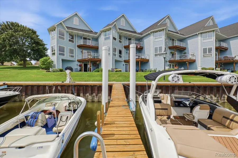 827 N Pointe, Port Huron, MI 48060 - #2