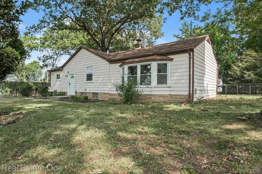 4229 Dolores Avenue, Warren, MI 48091 - #2