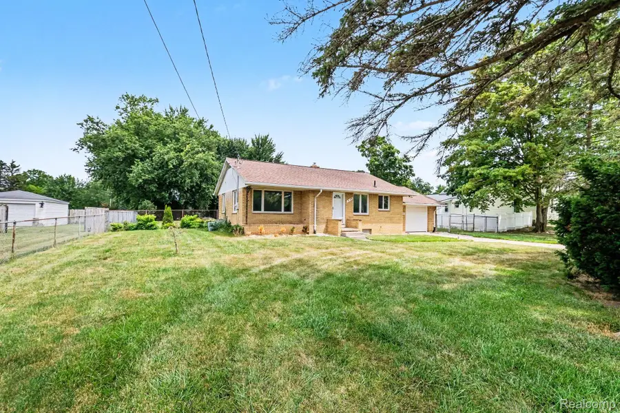 5199 Lapeer Road, Burton, MI 48509 - #3