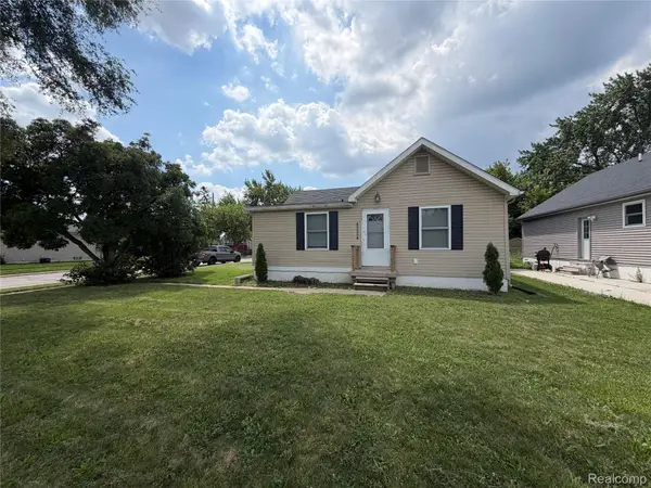 19820 E 14 Mile Road, Roseville, MI 48066
