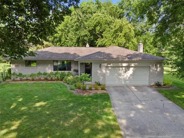 6229 Sandshores Drive, Troy, MI 48085