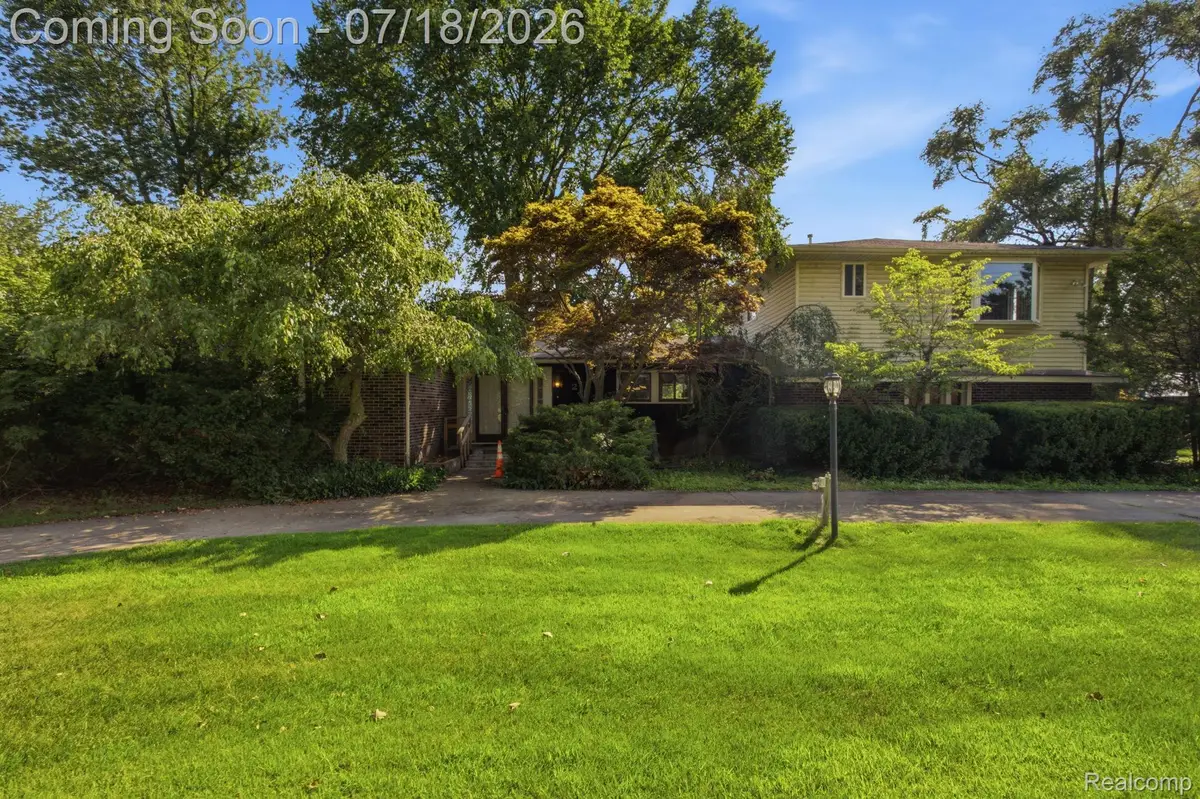 2726 Bay Drive, West Bloomfield, MI 48324 - #1