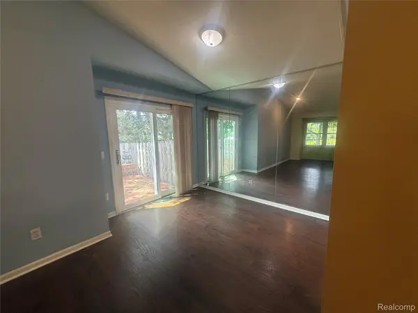 24706 Bashian Drive, Novi, MI 48375