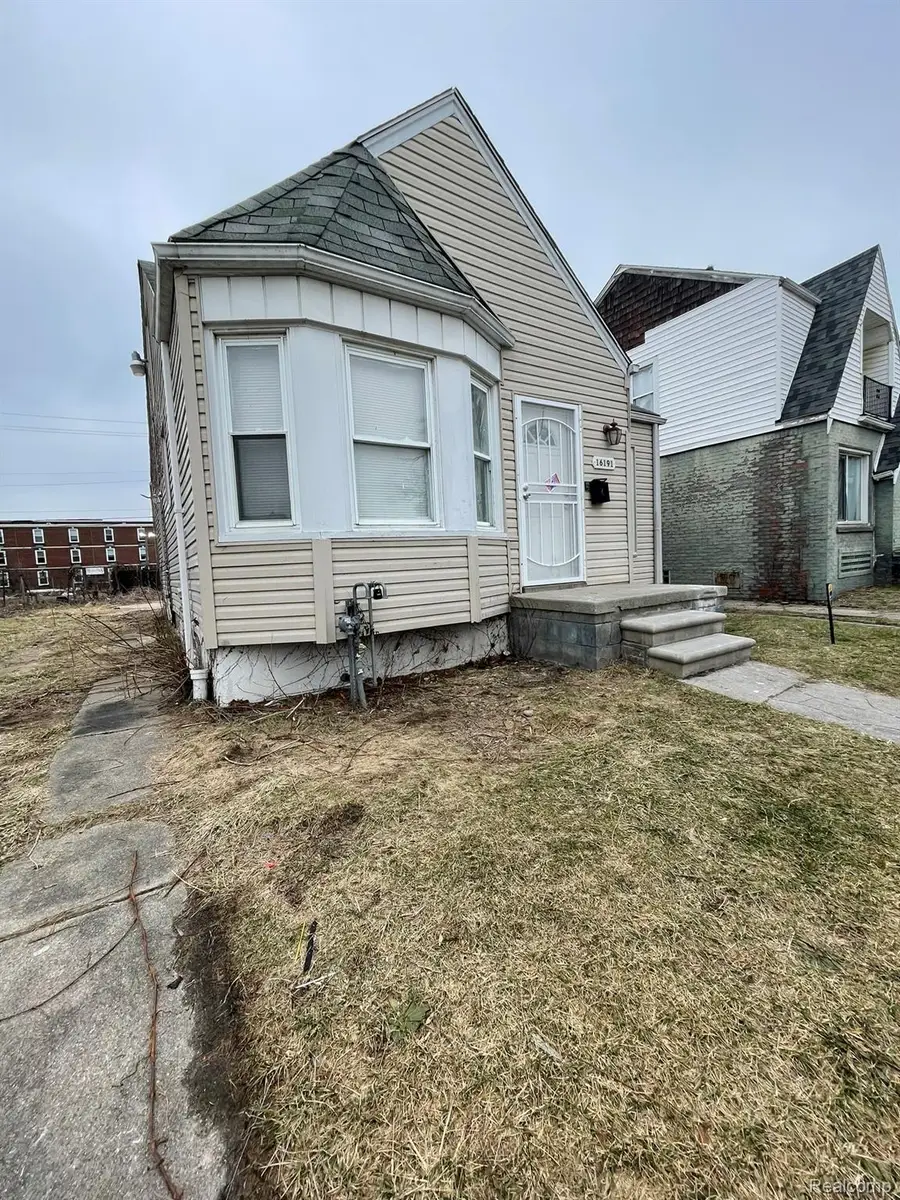 16191 Strathmoor Street, Detroit, MI 48235 - #2