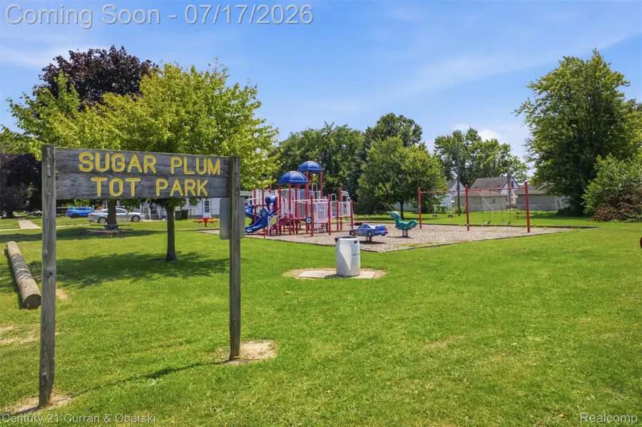 15924 Hanover Avenue, Allen Park, MI 48101 - #2