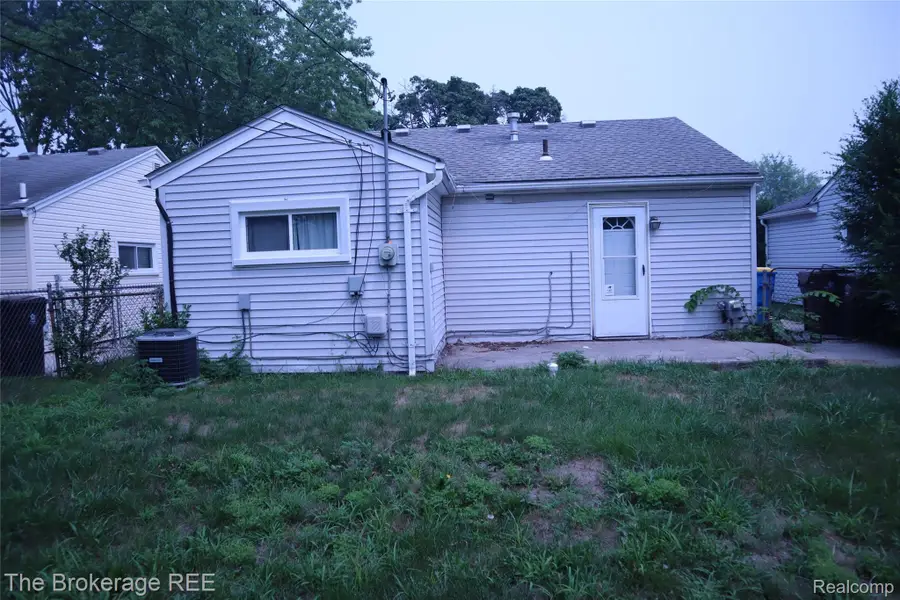 34861 John Street, Wayne, MI 48184 - #3