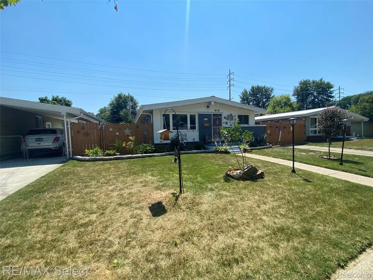 818 Mckeighan Avenue, Flint, MI 48507 - #1
