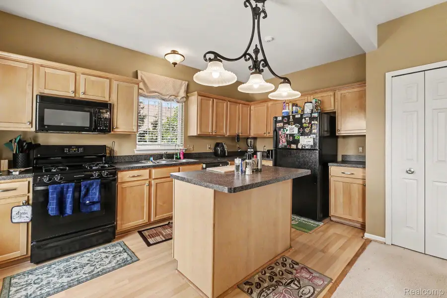 40489 Bay Harbor Lane, Canton, MI 48188 - #2