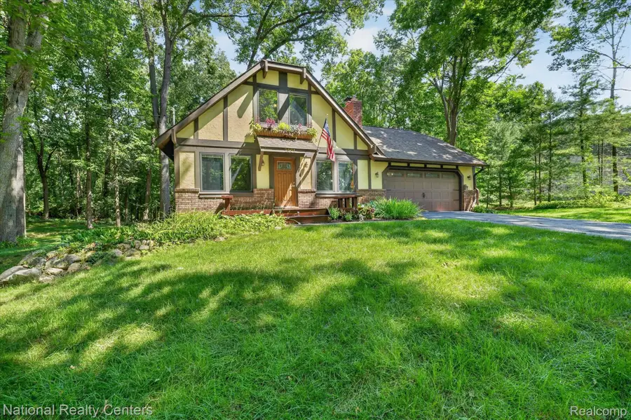 2501 E Nalone, Wixom, MI 48393 - #3
