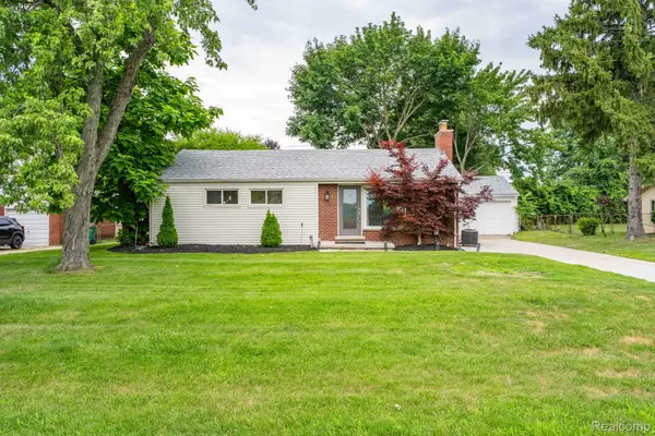 2118 Middlebelt Road, WestBloomfield, MI 48324