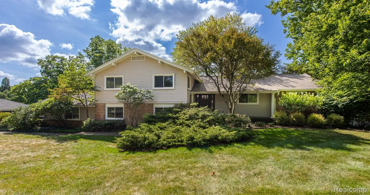 1050 Top View Road, Bloomfield, MI 48304 - #1
