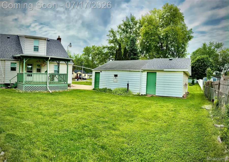 1417 Proper Avenue, Burton, MI 48529 - #3