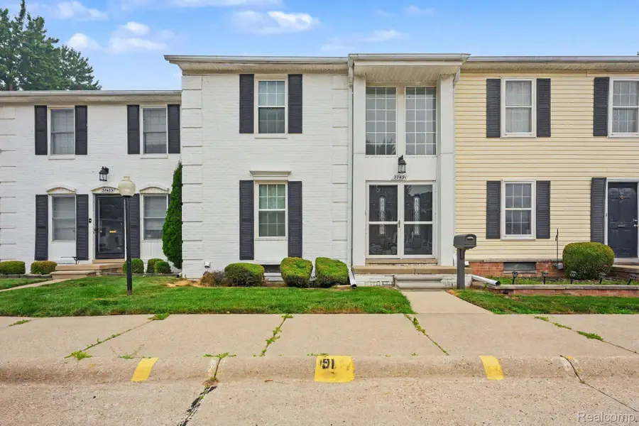 37491 Charter Oaks Boulevard, Clinton Township, MI 48036 - #2